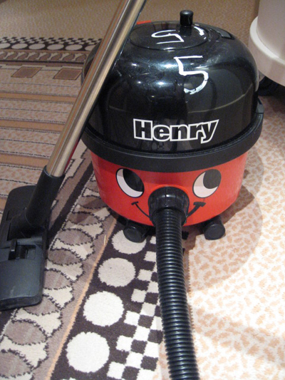 Cleaner Henry